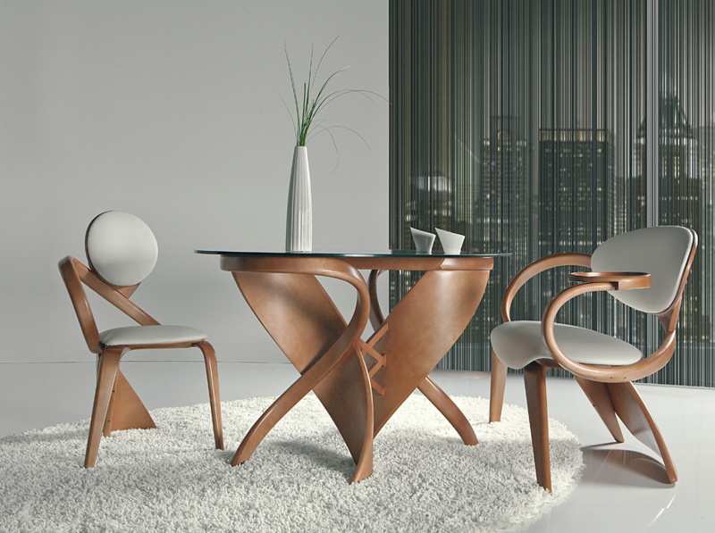 Искусство в каждой детали: дизайнерские столы как центральный элемент интерьера